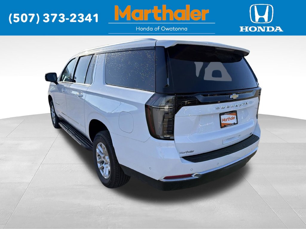 Used 2026 Chevrolet Suburban LT w/ Comfort Package AWD/4WD image 3