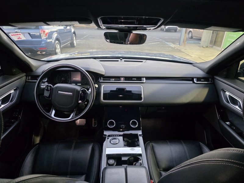 Used 2020 Land Rover Range Rover Velar R-Dynamic S image 18