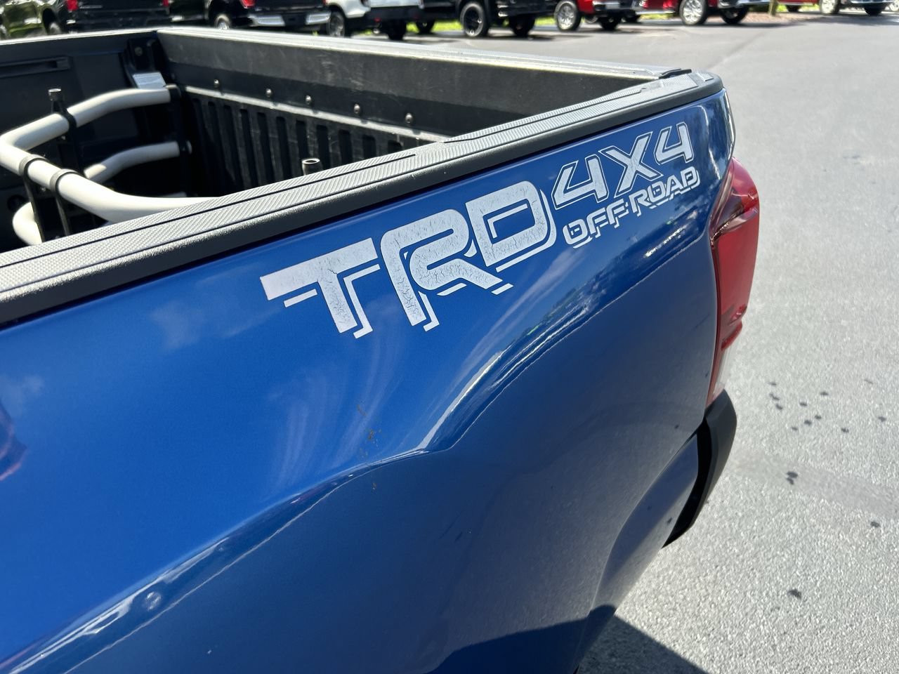 Used 2018 Toyota Tacoma TRD Off-Road w/ Exterior Package AWD/4WD image 12