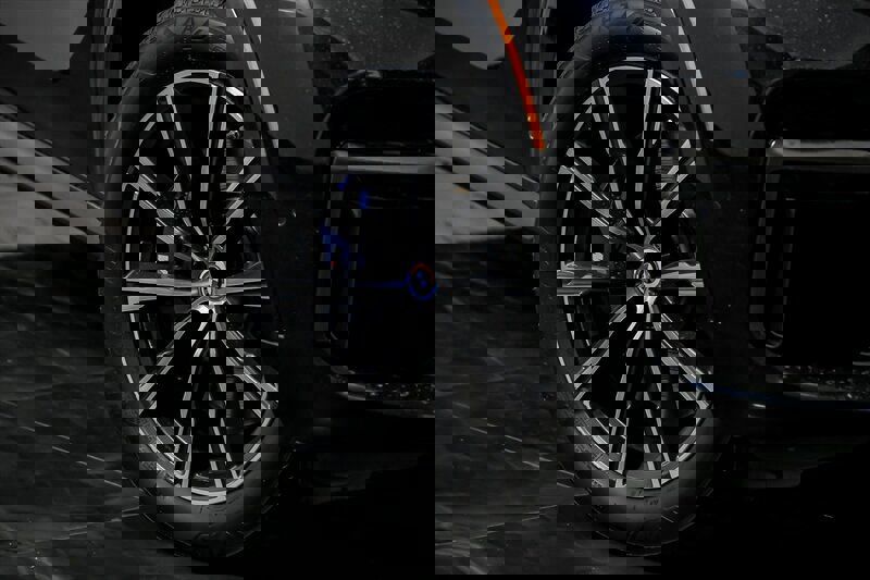 Used 2023 BMW X5 M50i w/ Executive Package image 3