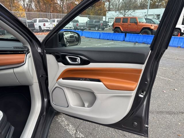 Used 2022 Jeep Compass Limited image 31