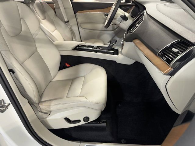 Used 2022 Volvo XC90 T6 Momentum w/ Advanced Package AWD/4WD image 10