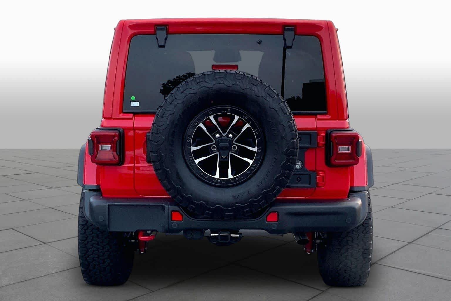 Used 2026 Jeep Wrangler Unlimited Rubicon AWD/4WD image 5