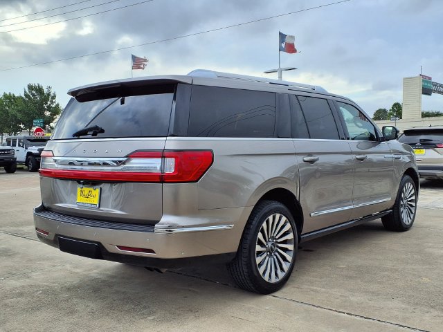 Used 2020 Lincoln Navigator L Reserve w/ Luxury Package AWD/4WD image 2