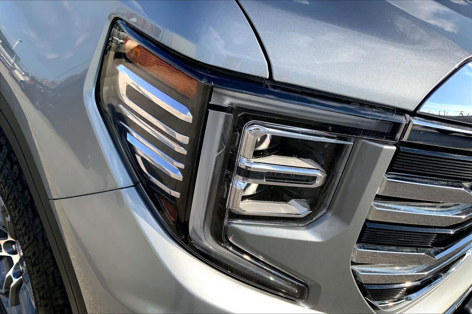 Used 2026 GMC Sierra 1500 SLT AWD/4WD image 28
