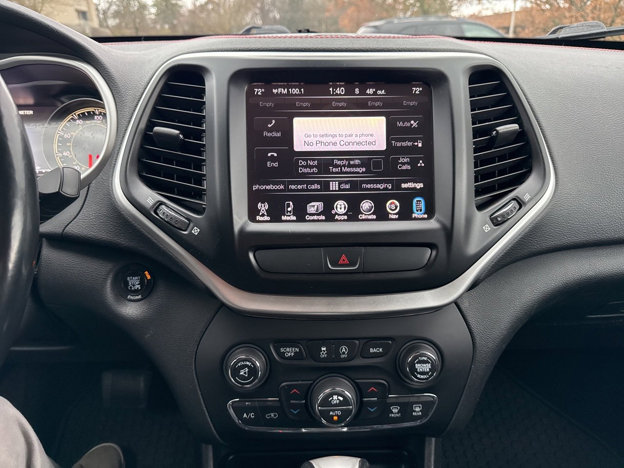 Used 2016 Jeep Cherokee Trailhawk w/ Comfort/Convenience Group image 9