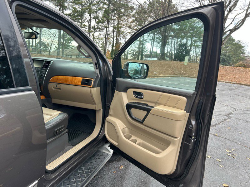 Used 2015 Nissan Armada Platinum w/ Platinum Reserve Package image 28