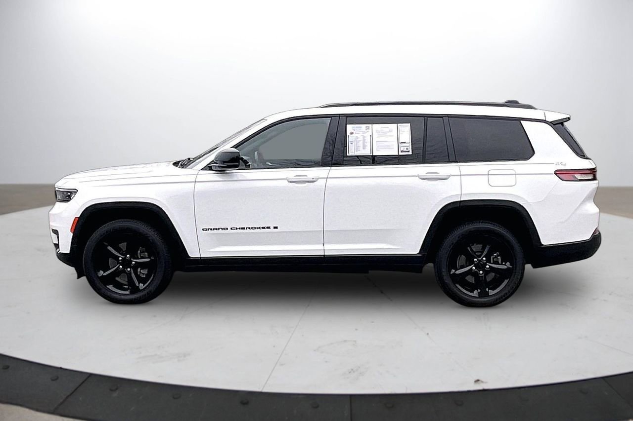 Certified 2022 Jeep Grand Cherokee L Laredo image 6