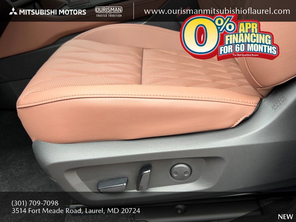 New 2025 Mitsubishi Outlander SEL image 17