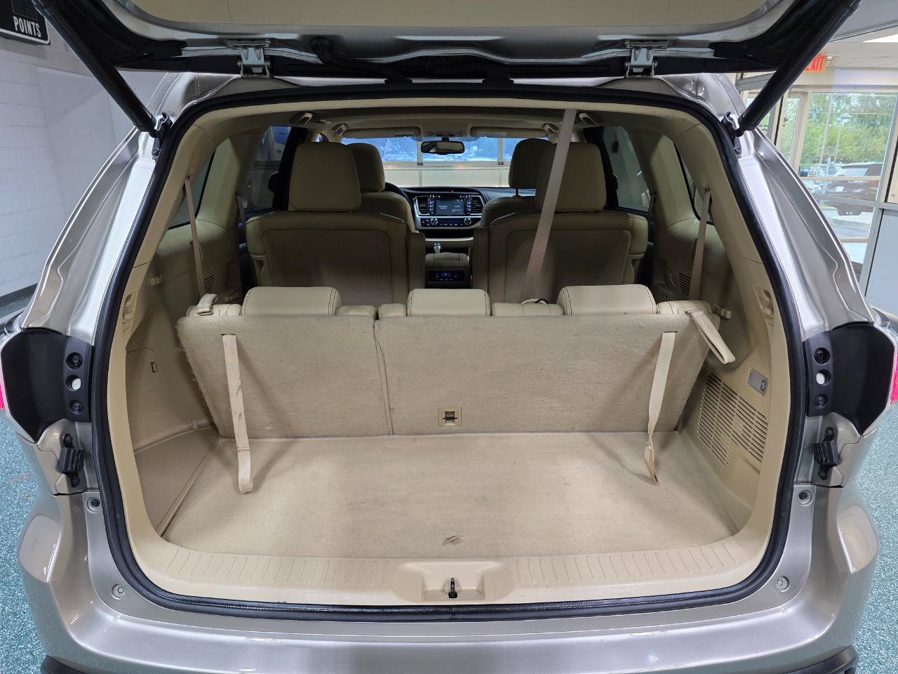 Used 2015 Toyota Highlander Limited AWD/4WD image 23