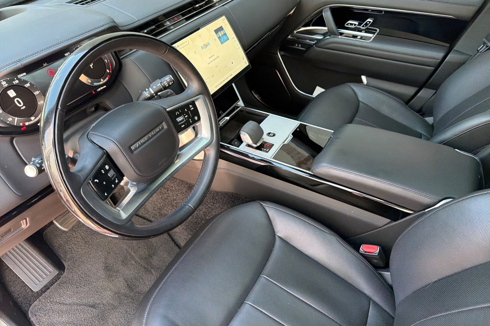 Certified 2025 Land Rover Range Rover Autobiography AWD/4WD image 4