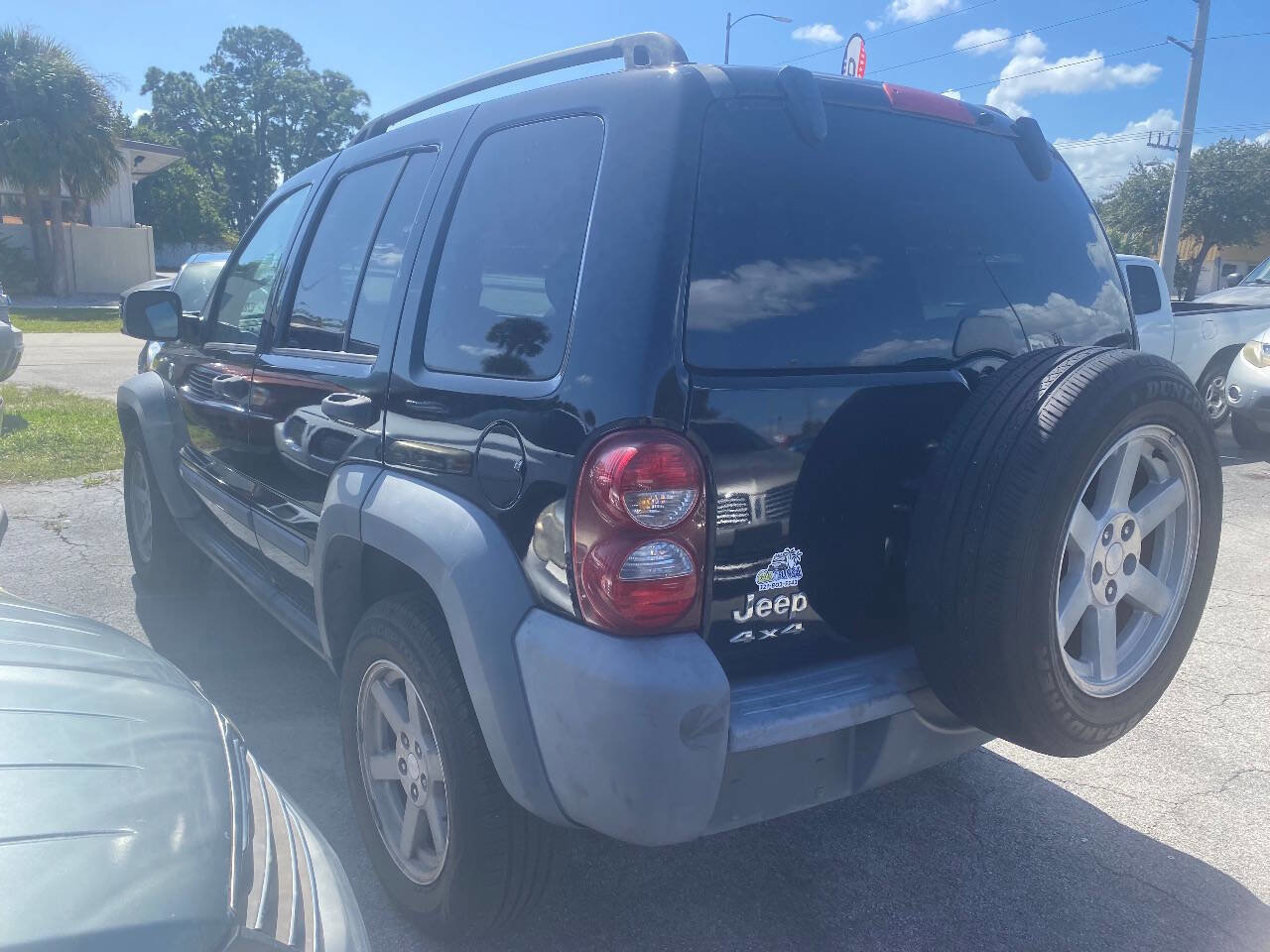 Used 2006 Jeep Liberty Sport image 3