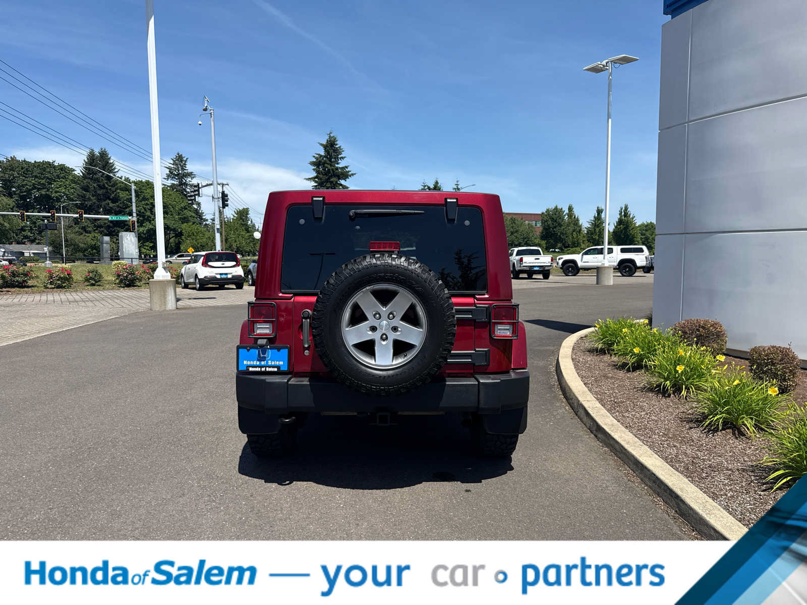 Used 2012 Jeep Wrangler Unlimited Rubicon w/ Connectivity Group AWD/4WD image 4