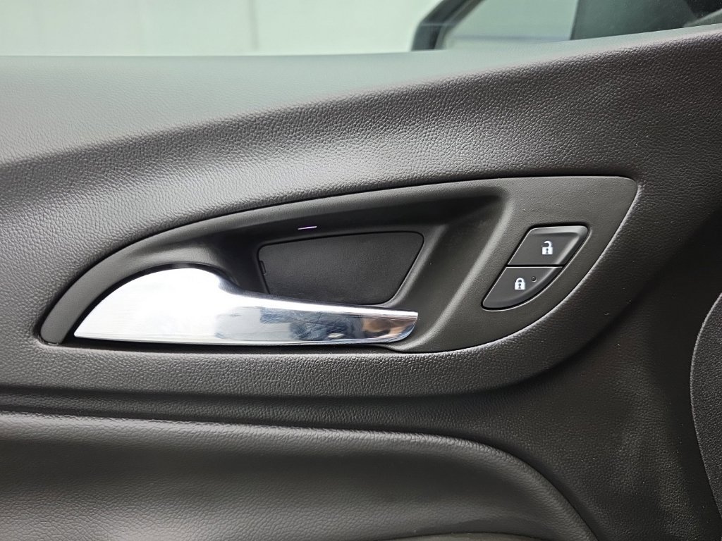 Used 2024 Chevrolet Equinox LT AWD/4WD image 16