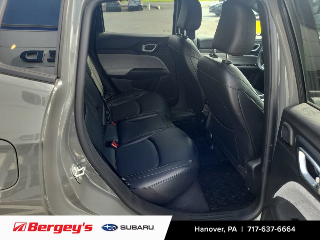 Used 2023 Jeep Compass Latitude w/ Sun and Sound Group AWD/4WD image 10