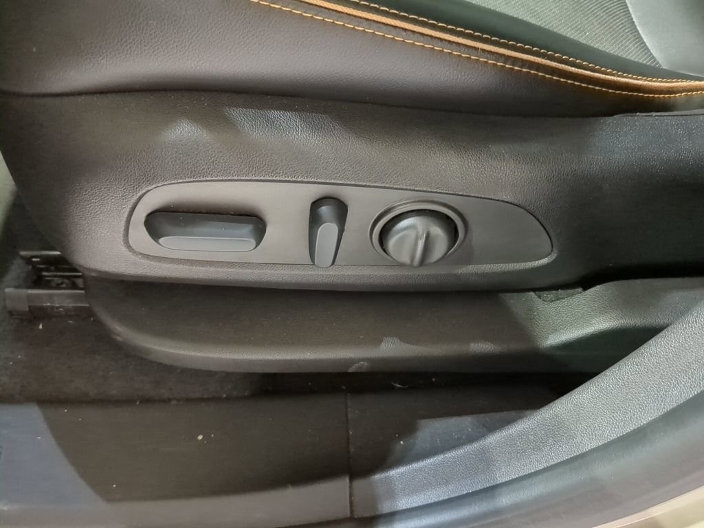 Used 2022 GMC Terrain AT4 image 15