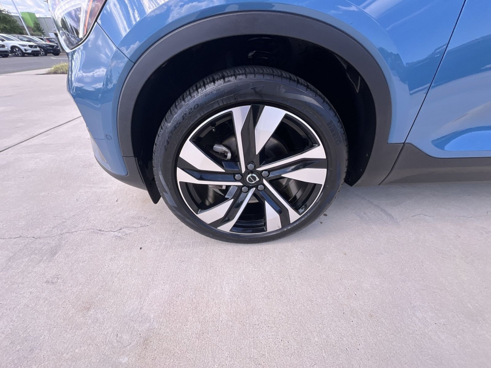 Used 2024 Volvo XC40 B5 Ultimate w/ Protection Package Premier AWD/4WD image 12