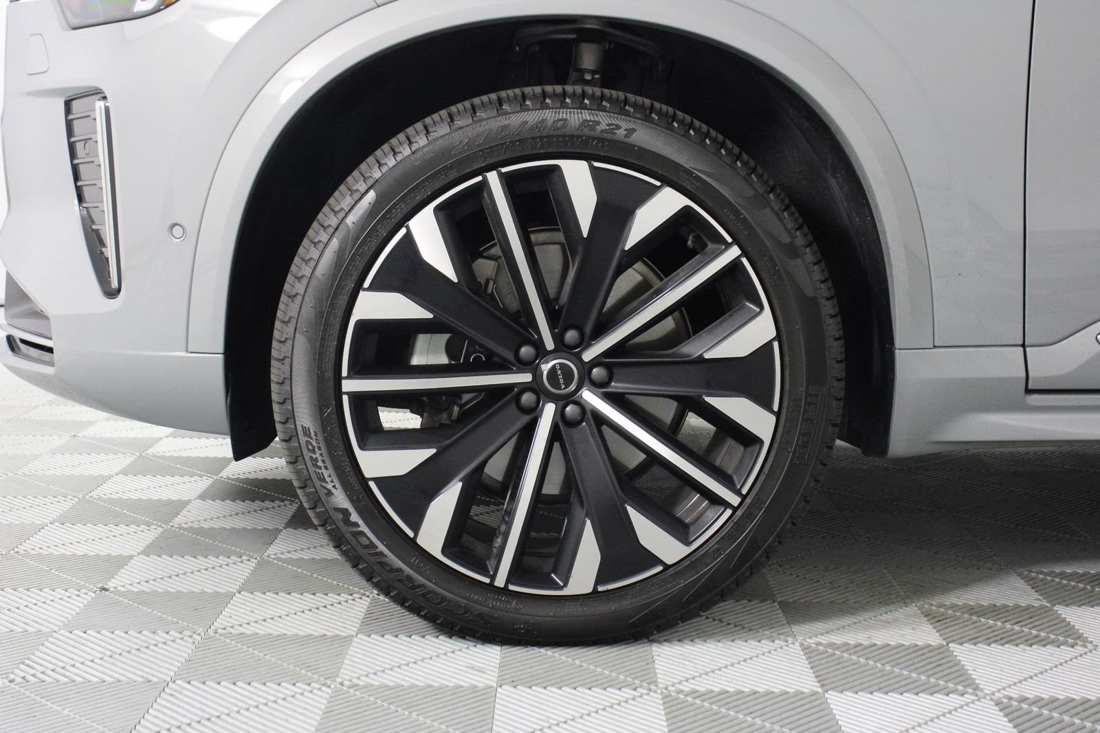 Certified 2026 Volvo XC90 B6 Plus w/ Protection Package Premier AWD/4WD image 28