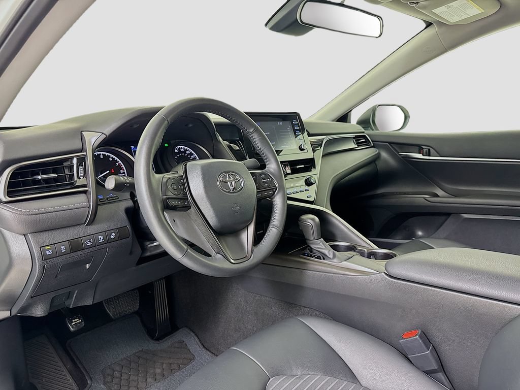 Used 2024 Toyota Camry SE FWD image 9