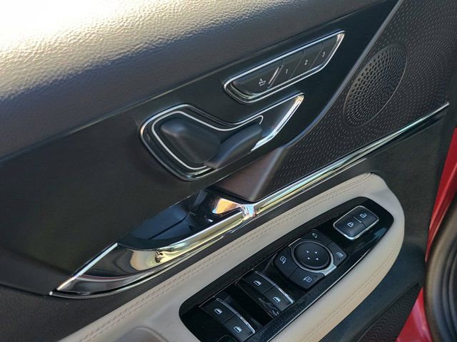 Certified 2025 Lincoln Corsair FWD image 22