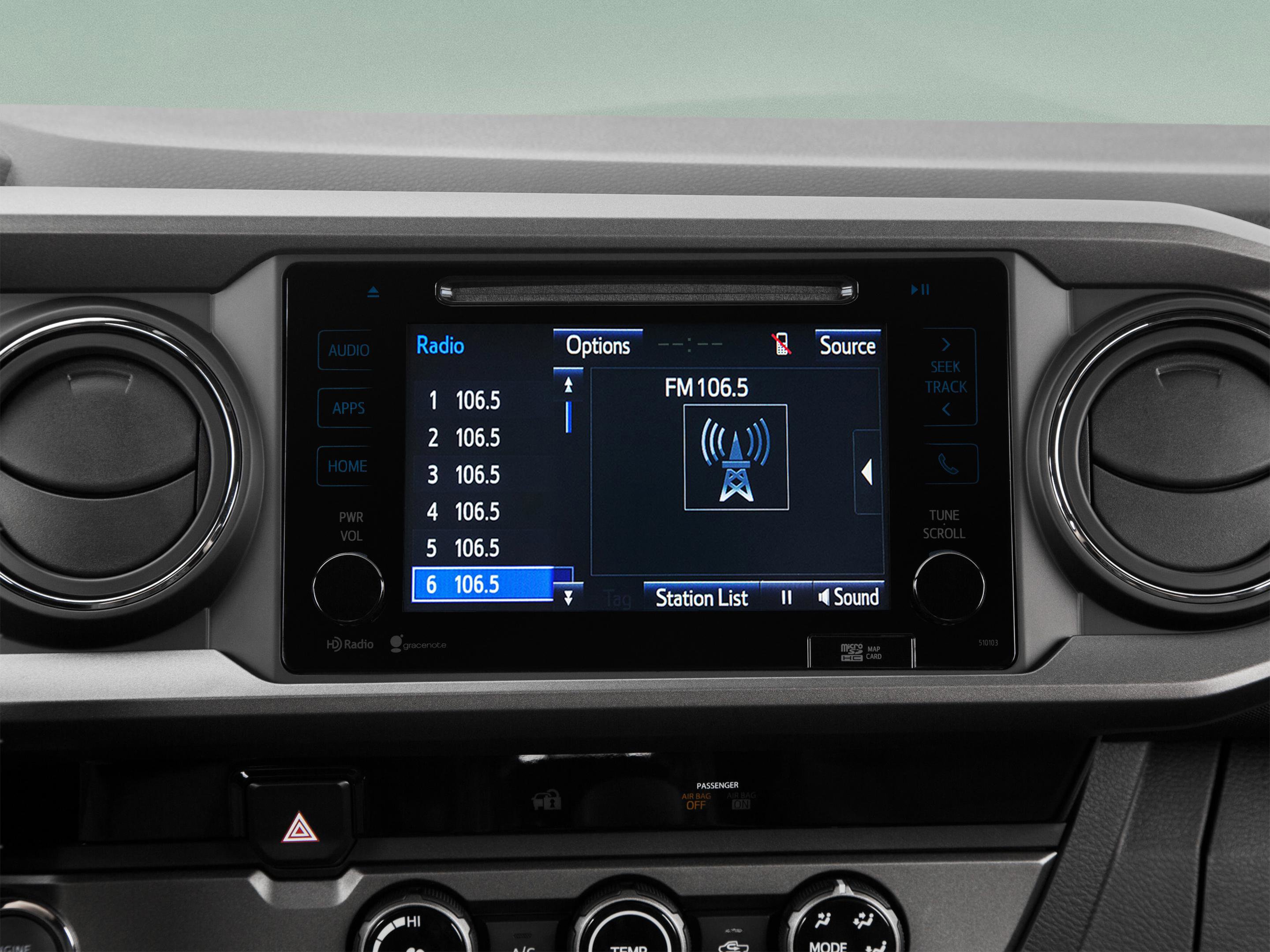 Used 2017 Toyota Tacoma TRD Sport w/ Premium & Technology Package image 17