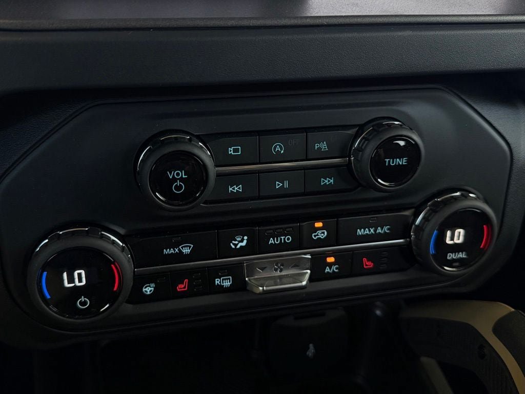 New 2026 Ford Bronco Badlands AWD/4WD image 18