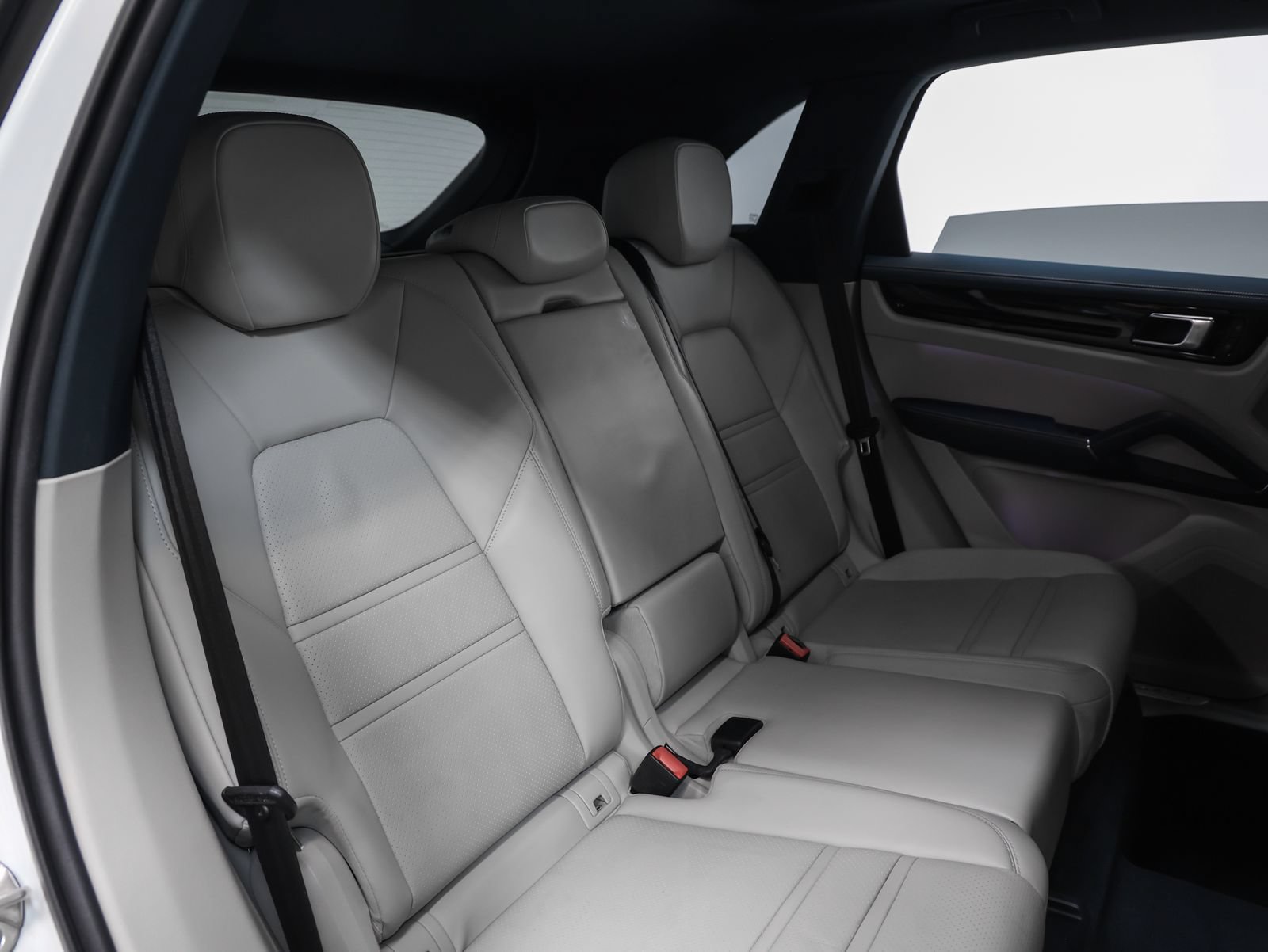 Used 2023 Porsche Cayenne AWD/4WD image 24