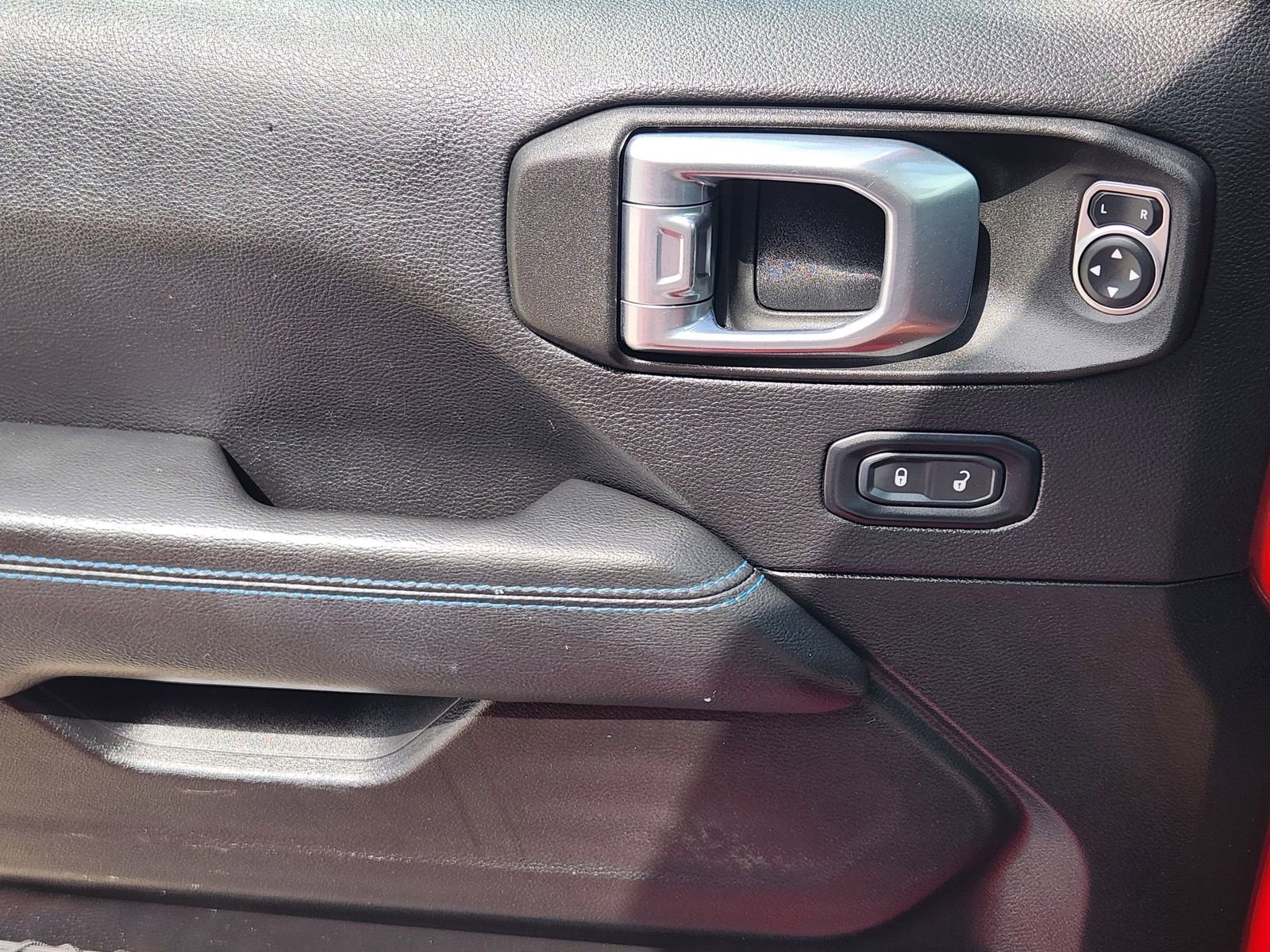 Used 2022 Jeep Wrangler Unlimited Rubicon 4xe w/ Cold Weather Group AWD/4WD image 25