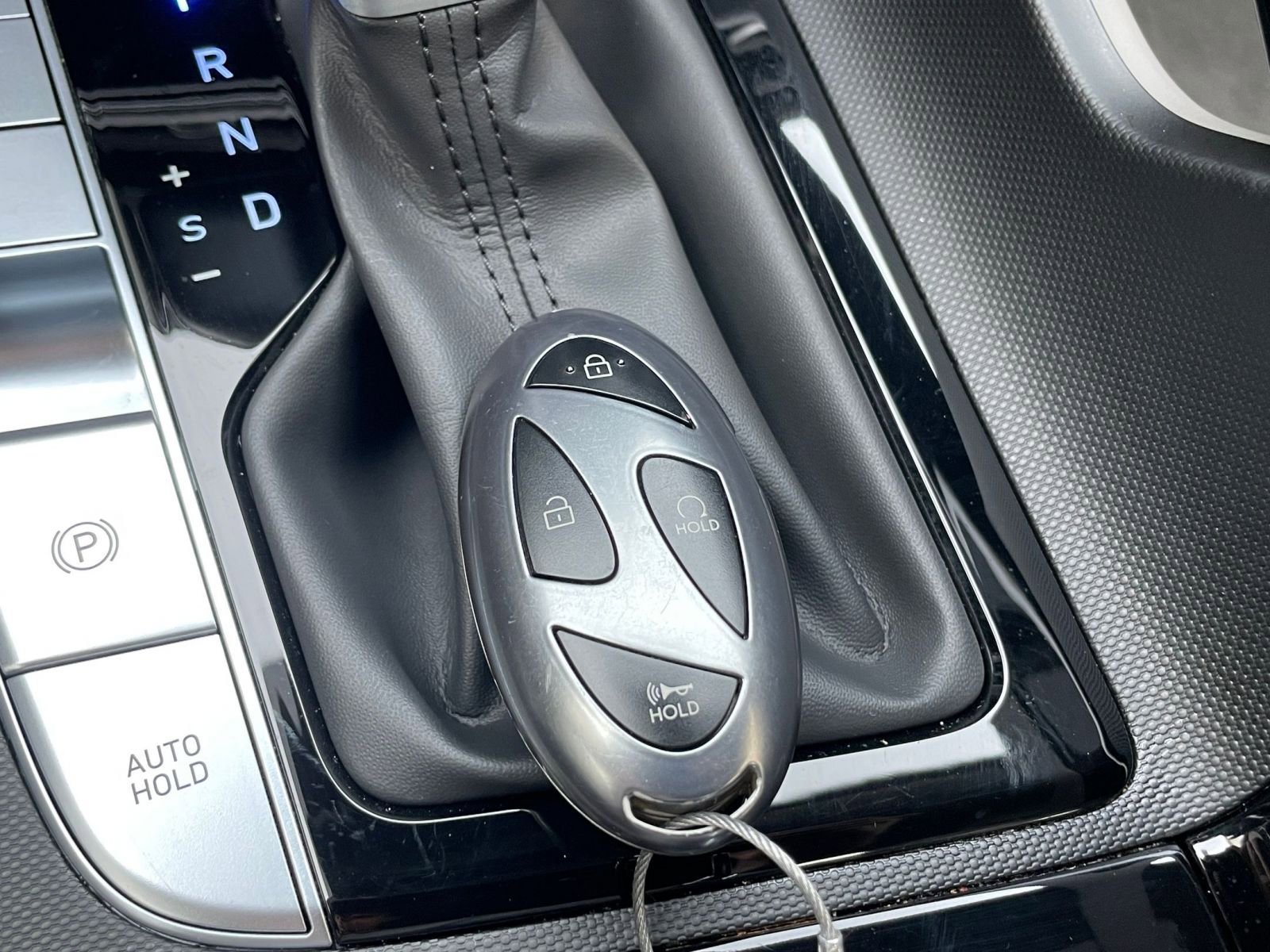 Used 2025 Hyundai Elantra SEL image 24