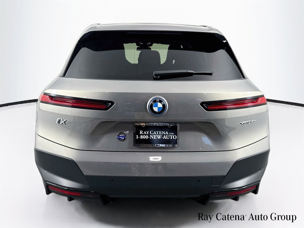 Used 2024 BMW iX xDrive50 w/ Premium Package AWD/4WD image 6