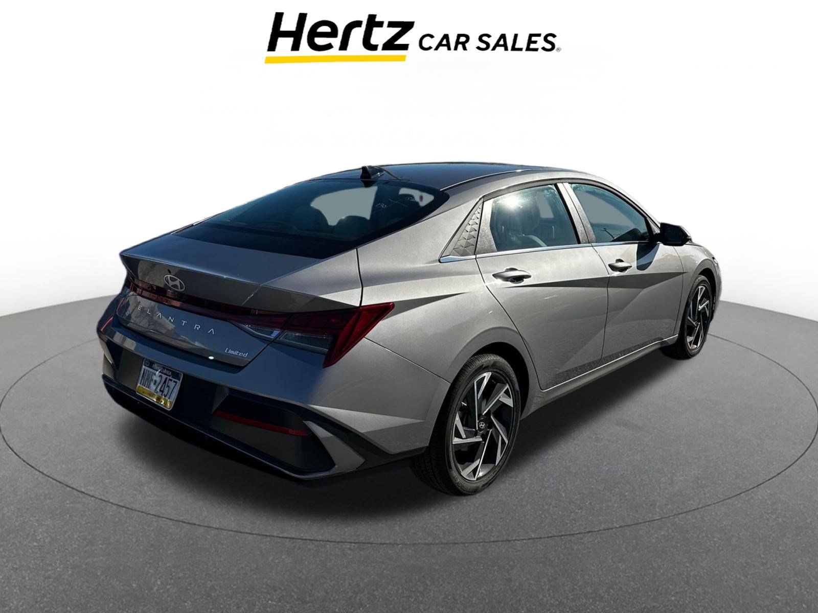 Used 2025 Hyundai Elantra Limited image 5