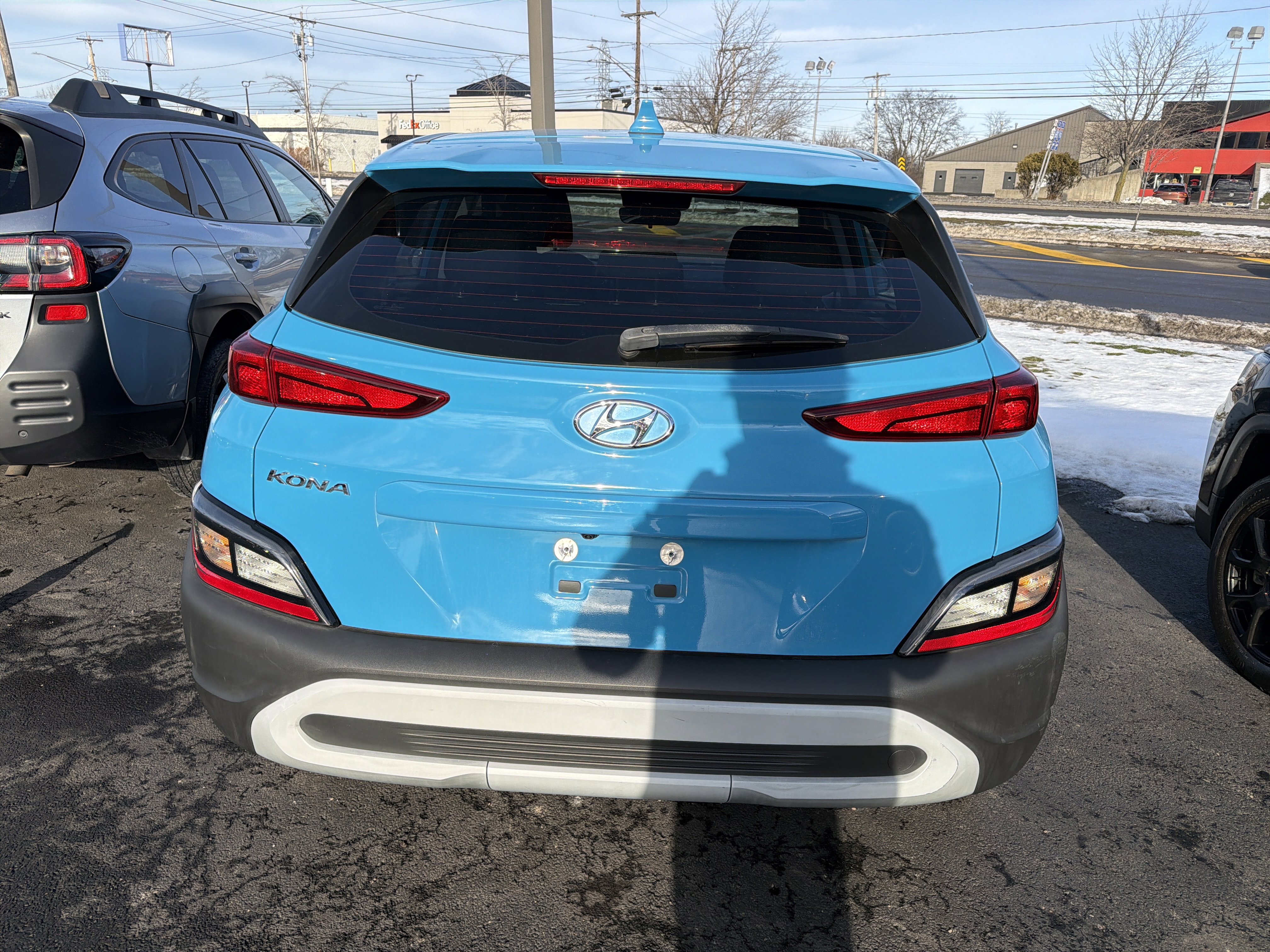 Used 2022 Hyundai Kona SE image 6