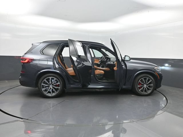 Used 2021 BMW X5 xDrive40i w/ M Sport Package AWD/4WD image 40