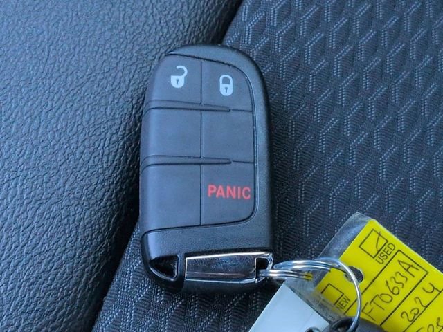 Used 2024 Jeep Compass Latitude w/ Altitude Special Edition image 27