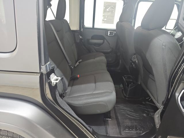 Used 2022 Jeep Wrangler Unlimited Sport image 11