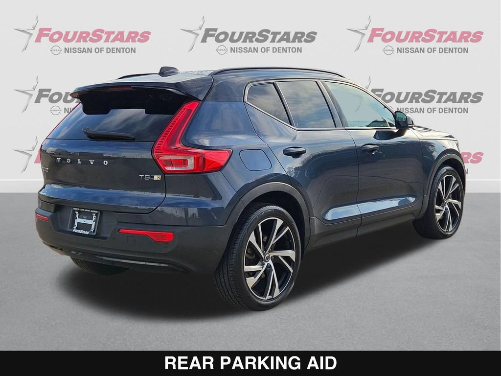 Used 2022 Volvo XC40 T5 R-Design w/ Climate Package image 4