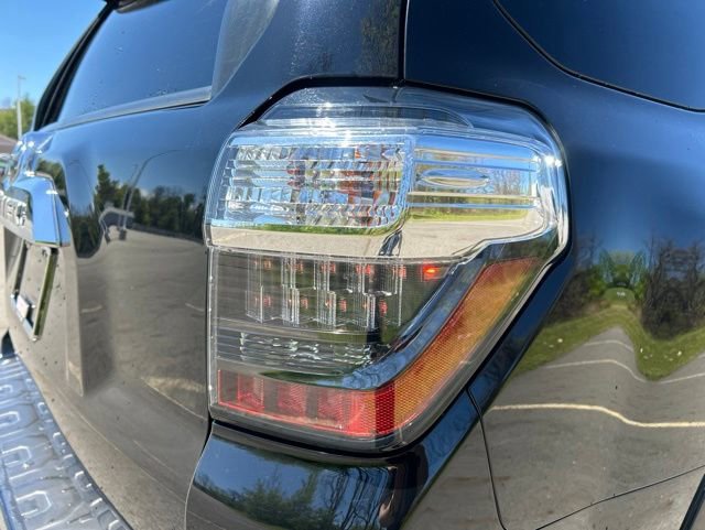 Used 2021 Toyota 4Runner Limited AWD/4WD image 35