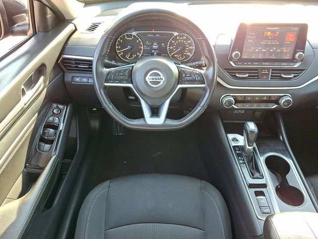 Used 2022 Nissan Altima 2.5 SV w/ SV Premium Package image 11