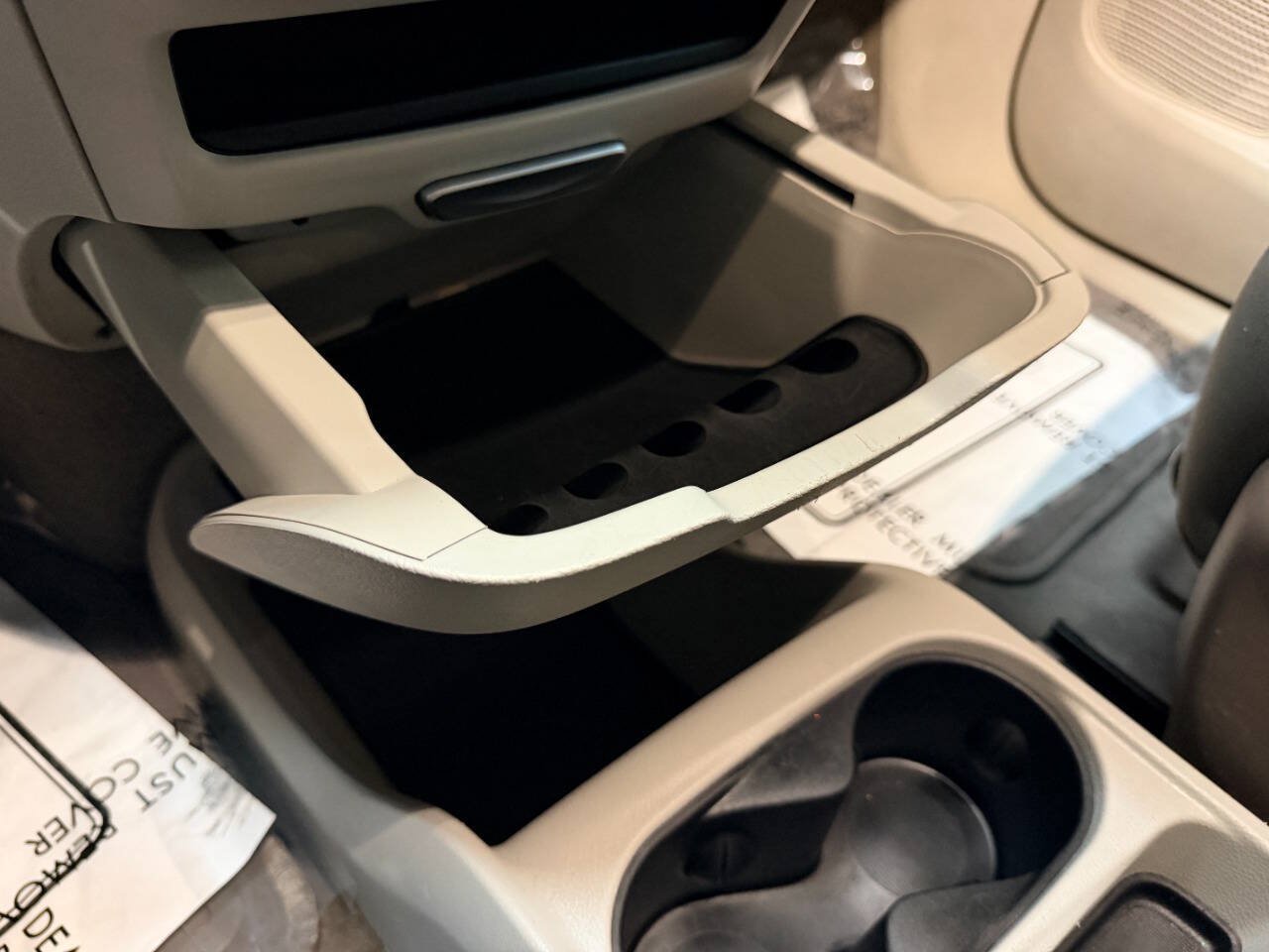 Used 2017 Chrysler Pacifica Touring FWD image 40