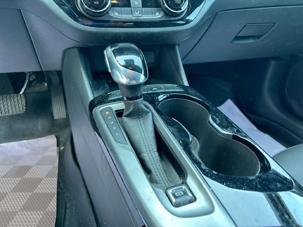 Used 2025 Buick Envista Sport Touring w/ Convenience I Package FWD image 18
