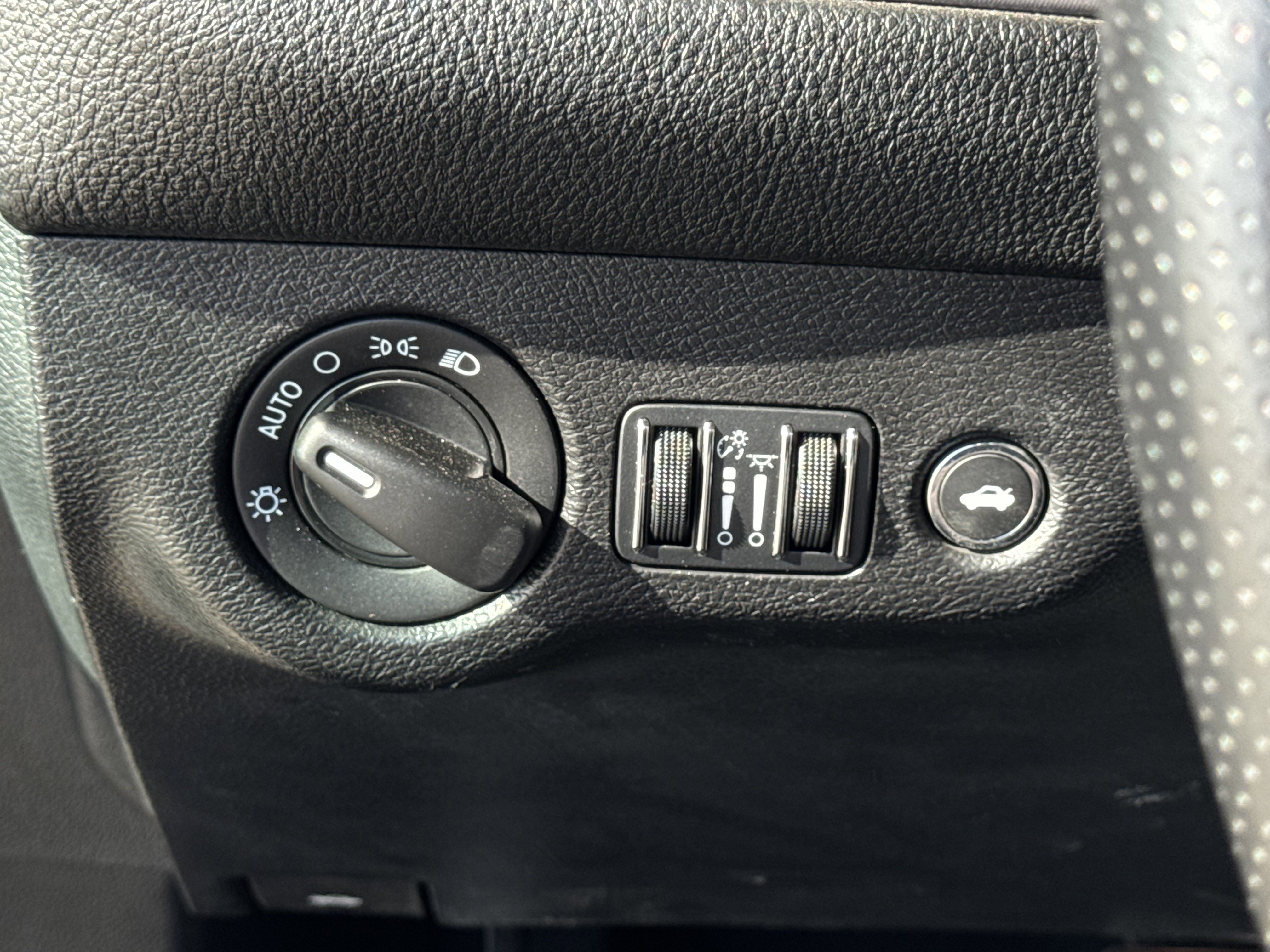 Used 2023 Dodge Challenger R/T w/ Performance Handling Group image 16