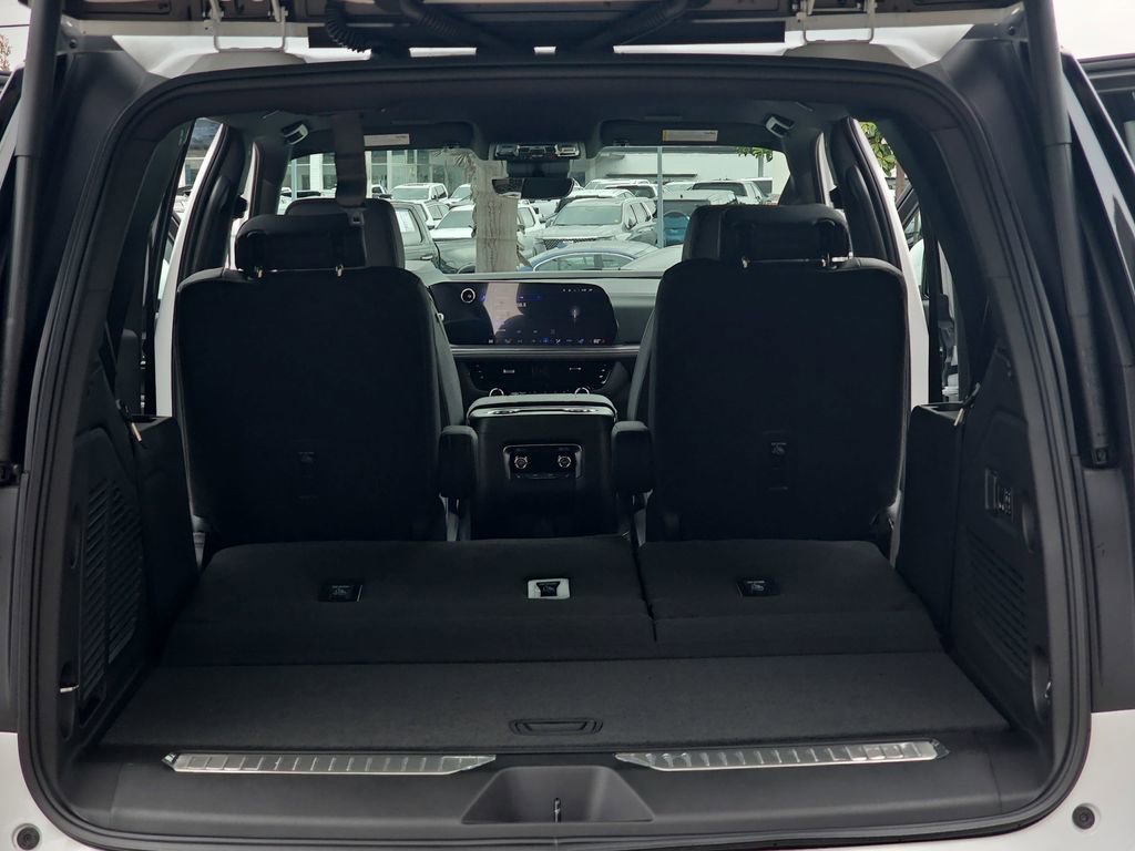 New 2026 Chevrolet Tahoe RST w/ RST Performance Edition AWD/4WD image 13