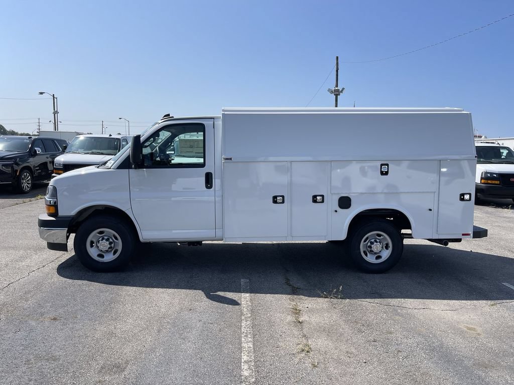 New 2025 Chevrolet Express 3500 w/ Power Convenience Package RWD image 3