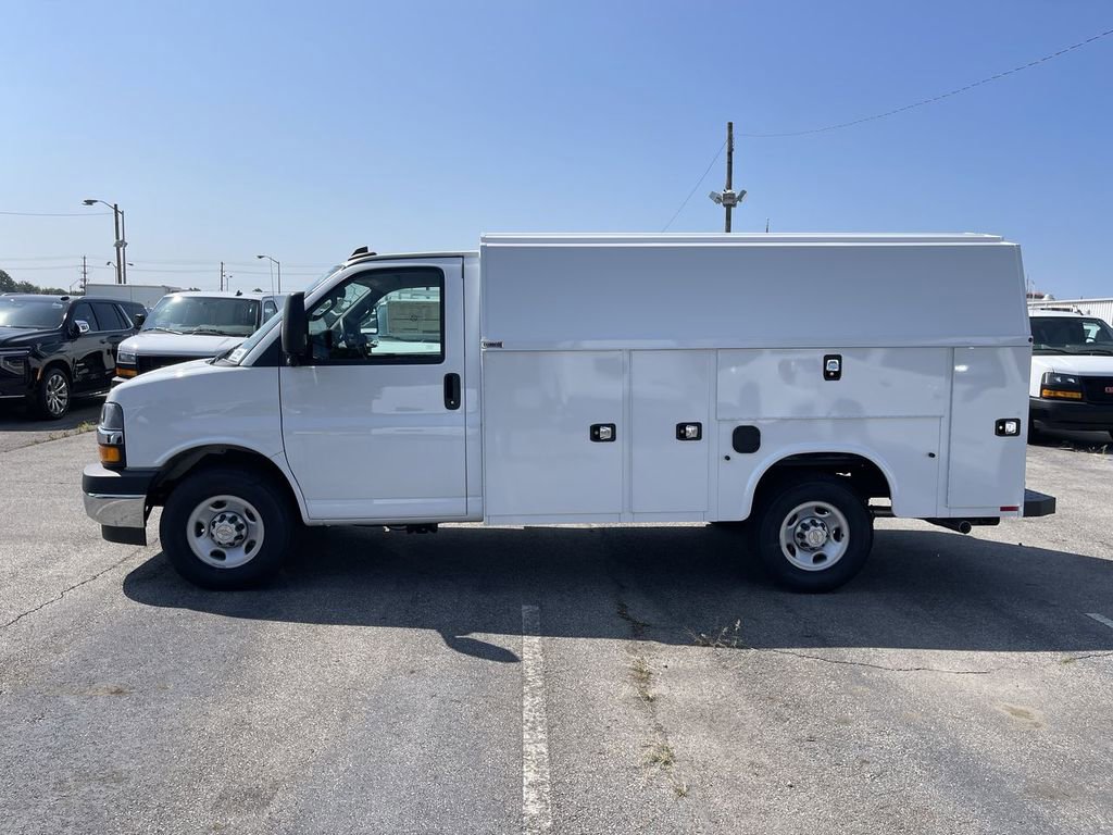 New 2025 Chevrolet Express 3500 w/ Power Convenience Package RWD image 3