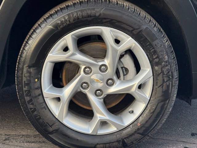 Used 2024 Chevrolet Trax LS w/ LS Convenience Package image 9