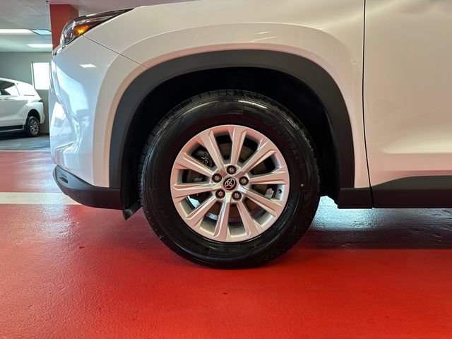 Certified 2024 Toyota Grand Highlander AWD image 27