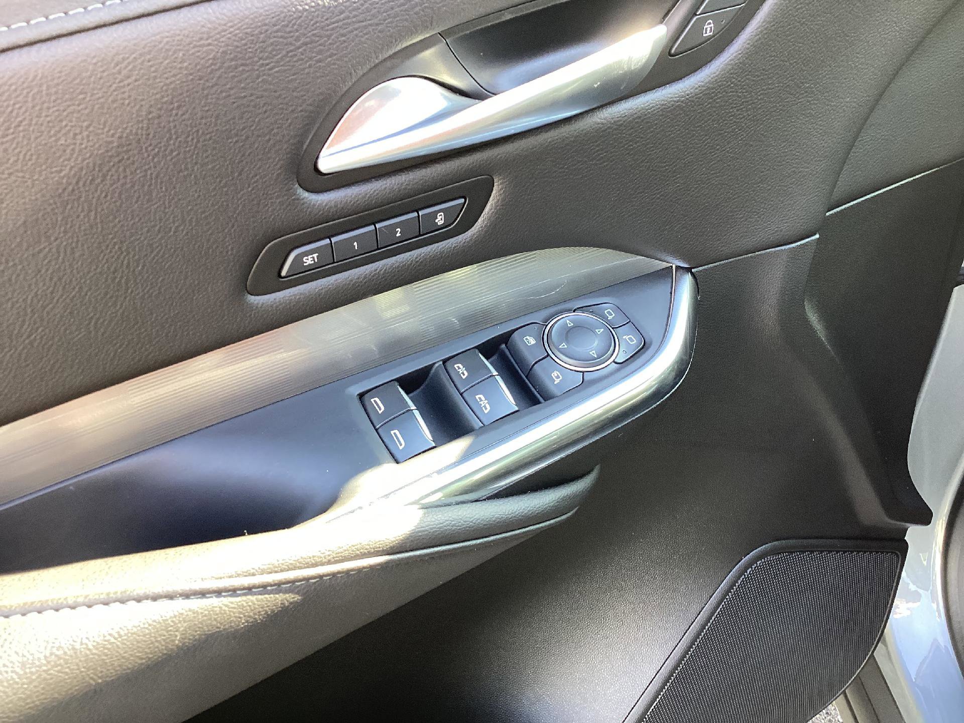 Used 2024 Cadillac XT4 Premium Luxury image 13