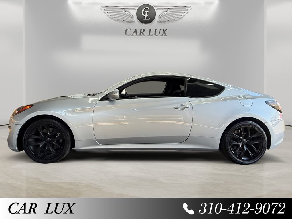 Used 2016 Hyundai Genesis 3.8 RWD image 2