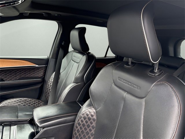 Used 2022 Jeep Grand Cherokee Summit image 8