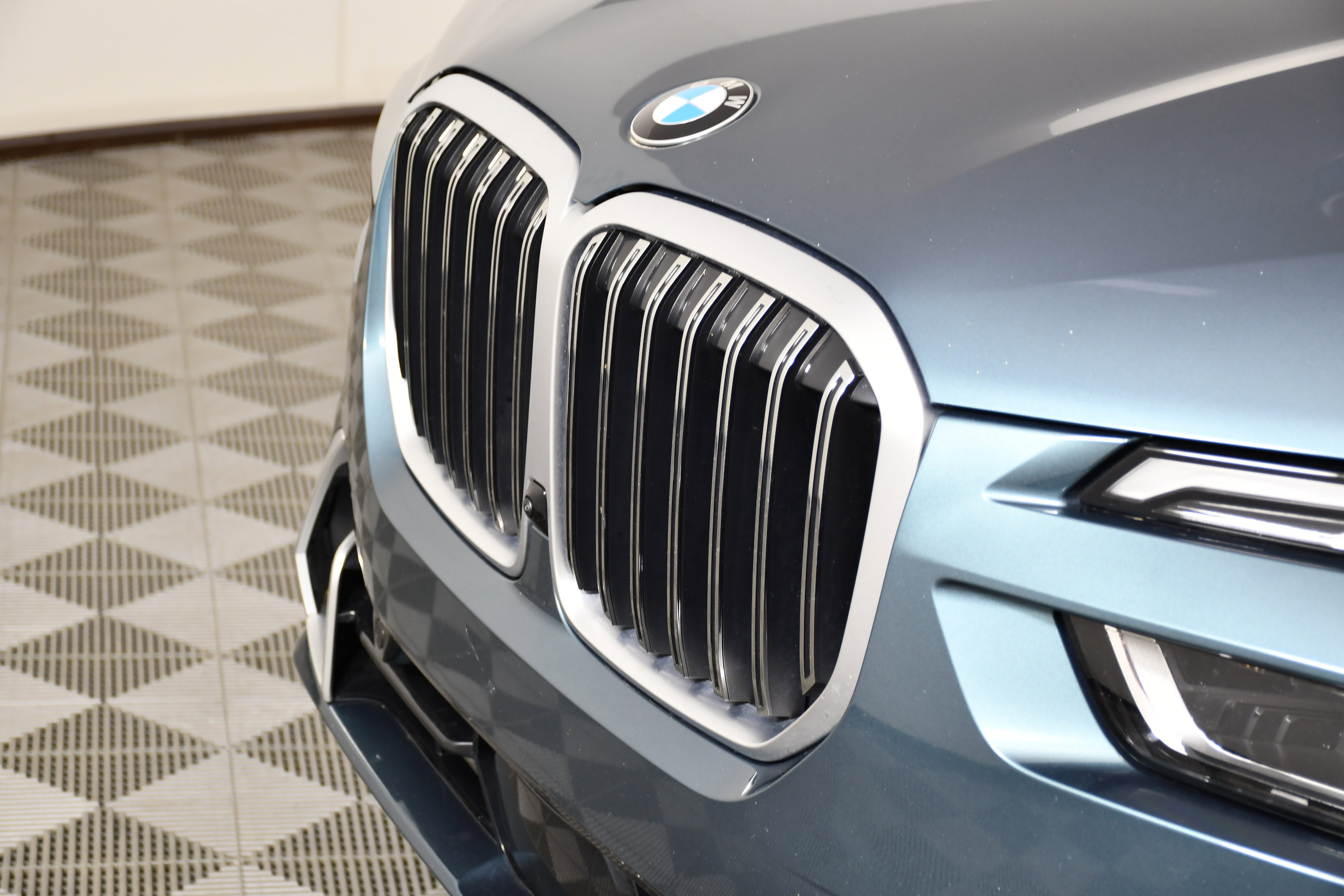 Used 2025 BMW X7 xDrive40i image 11